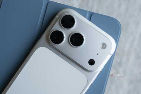 An iPhone 17 Pro sitting on top of an iPad.