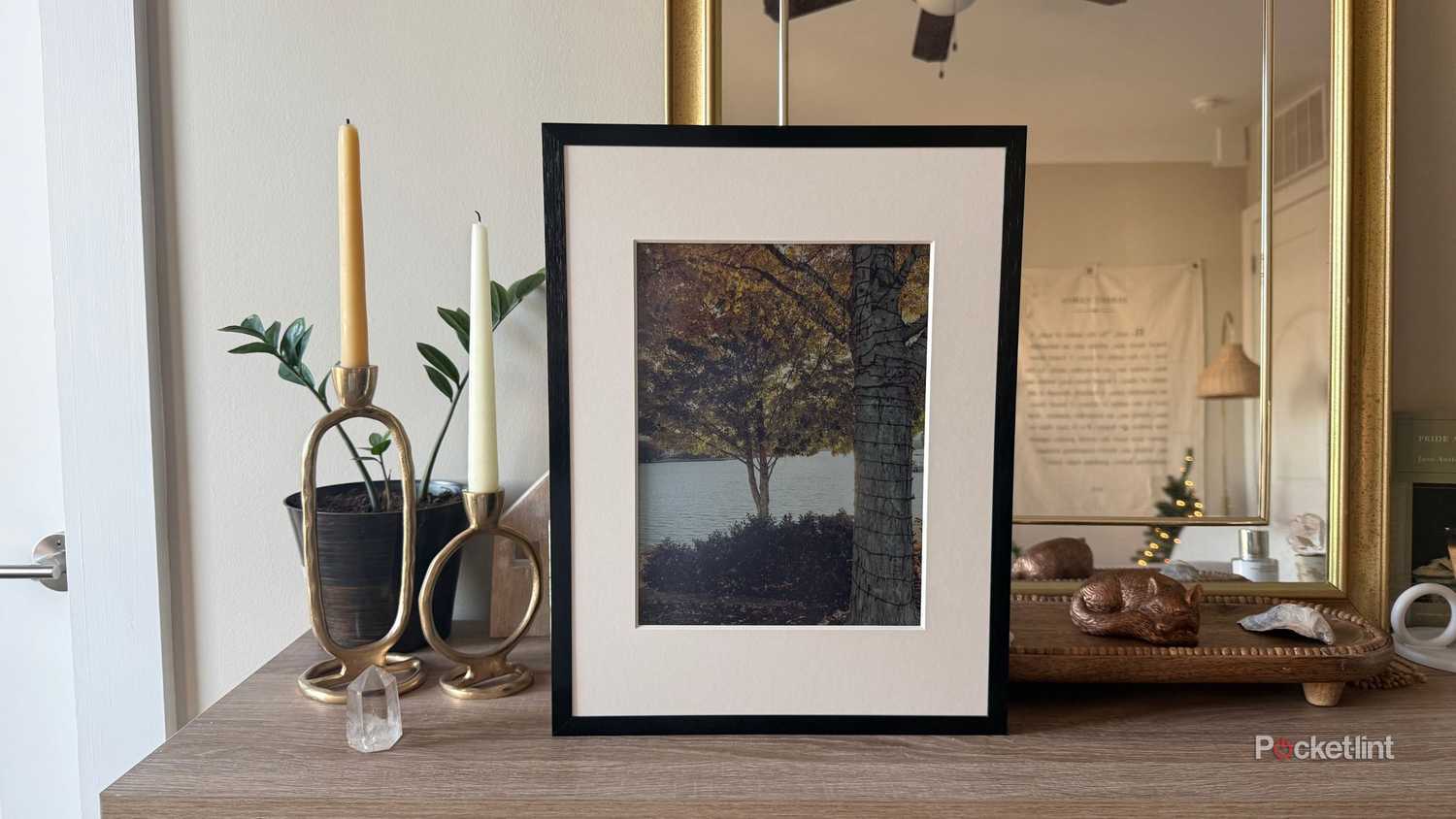 An AI art frame. 